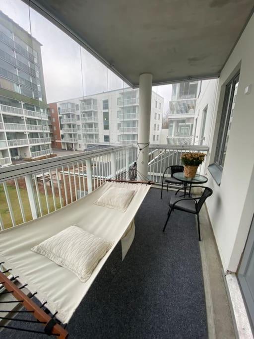 Modern two bedroom apartment near Helsinki Airport Vantaa Buitenkant foto